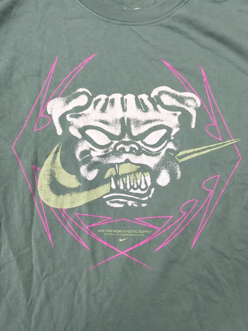Nike Graphic Skull Swoosh T-Shirt Green Men's Large Streetwear Y2K Style
